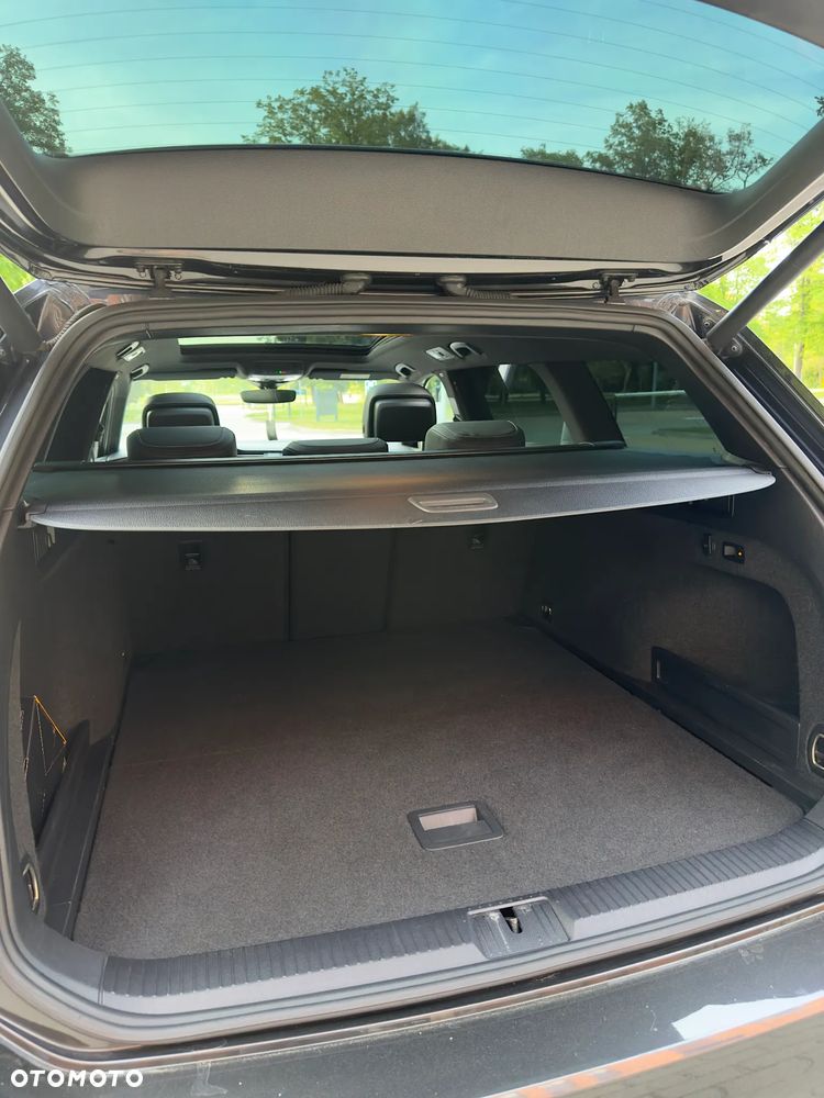 Volkswagen Passat 1.6 TDI SCR DSG Conceptline - 22