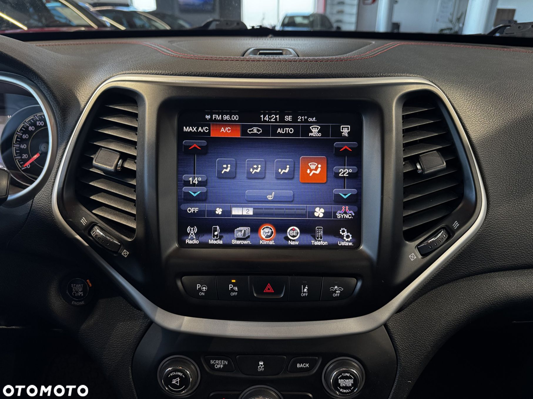 Jeep Cherokee - 31