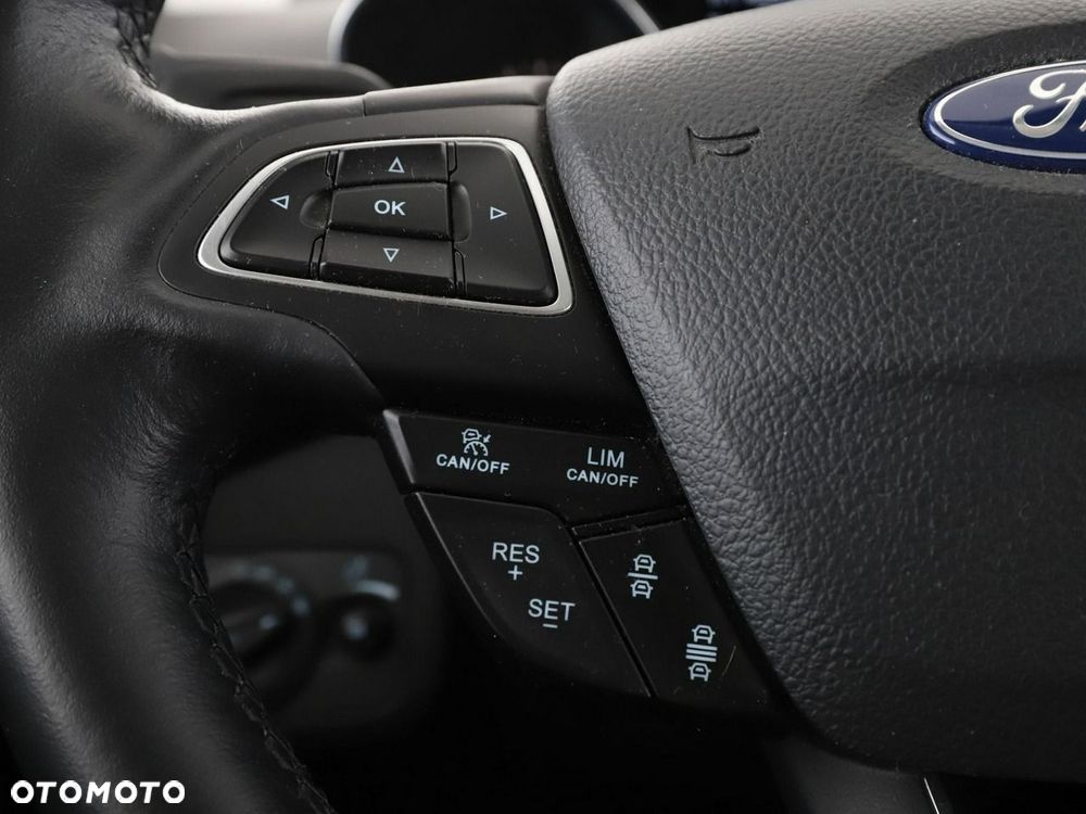 Ford Kuga 1.5 EcoBoost 2x4 Titanium - 29