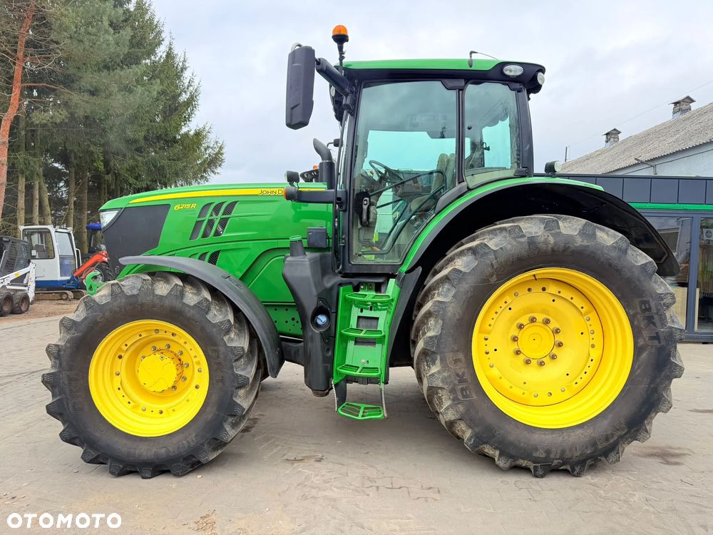 John Deere 6215R - 3