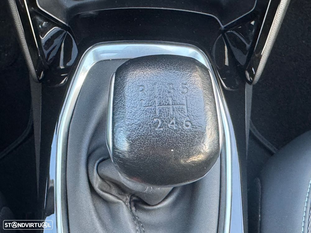 Peugeot 208 1.2 PureTech Allure Pack - 15