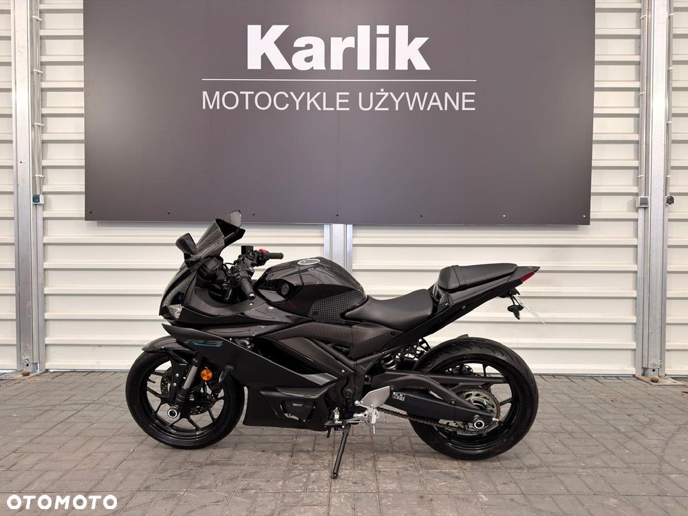 Yamaha YZF - 5