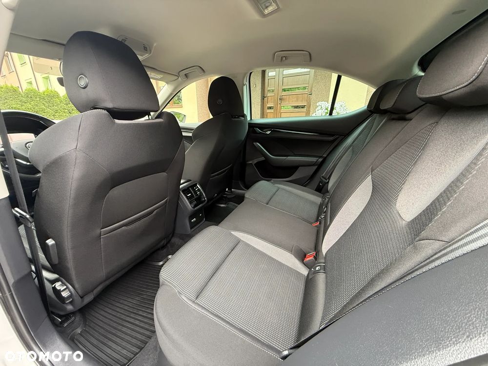 Skoda Octavia 2.0 TDI Ambition DSG - 22
