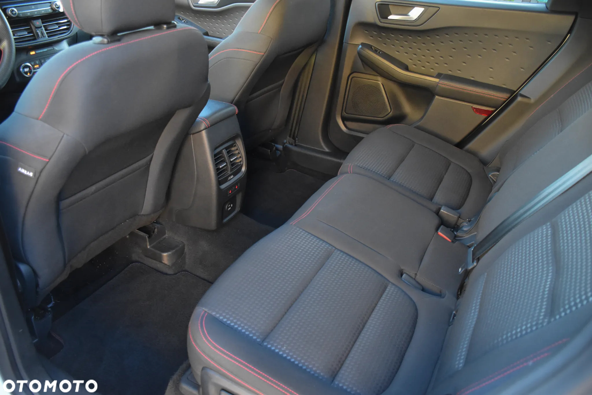 Ford Kuga 2.0 EcoBlue 4x4 ST-LINE X - 34