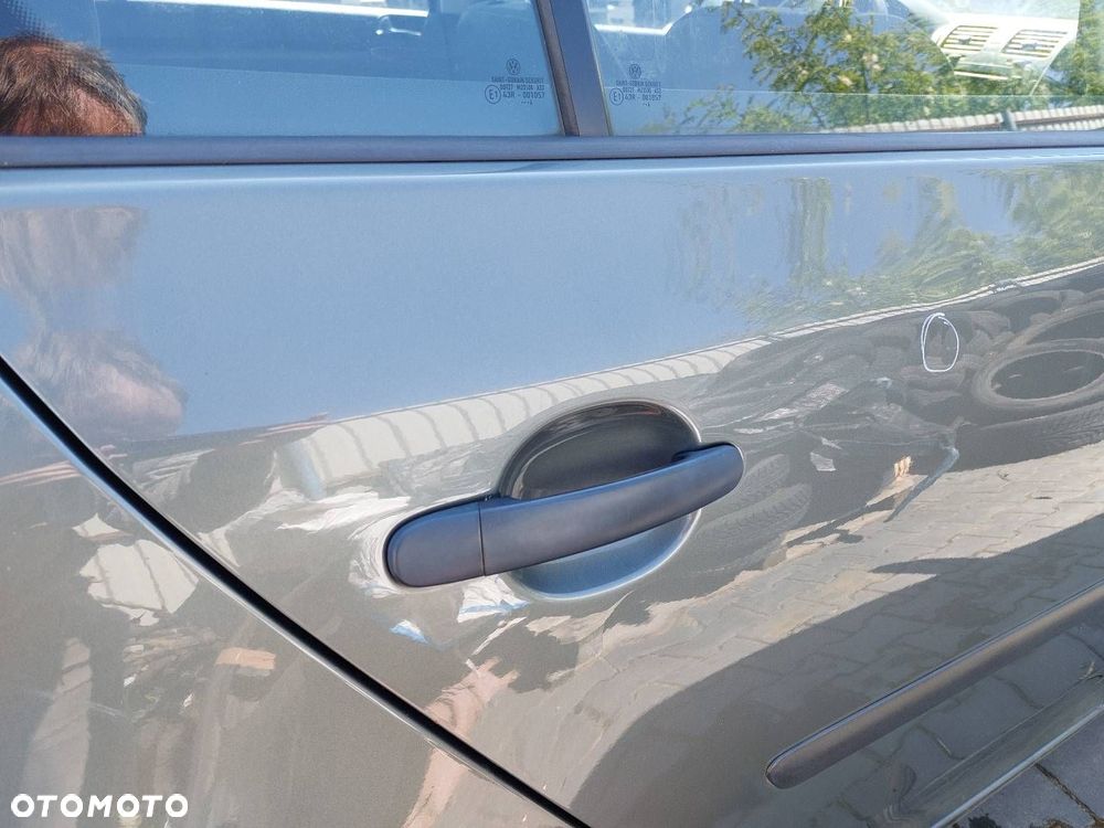 DRZWI KOMPLETNE PRAWY TYŁ VW GOLF V HB 5D LA6Q - 2