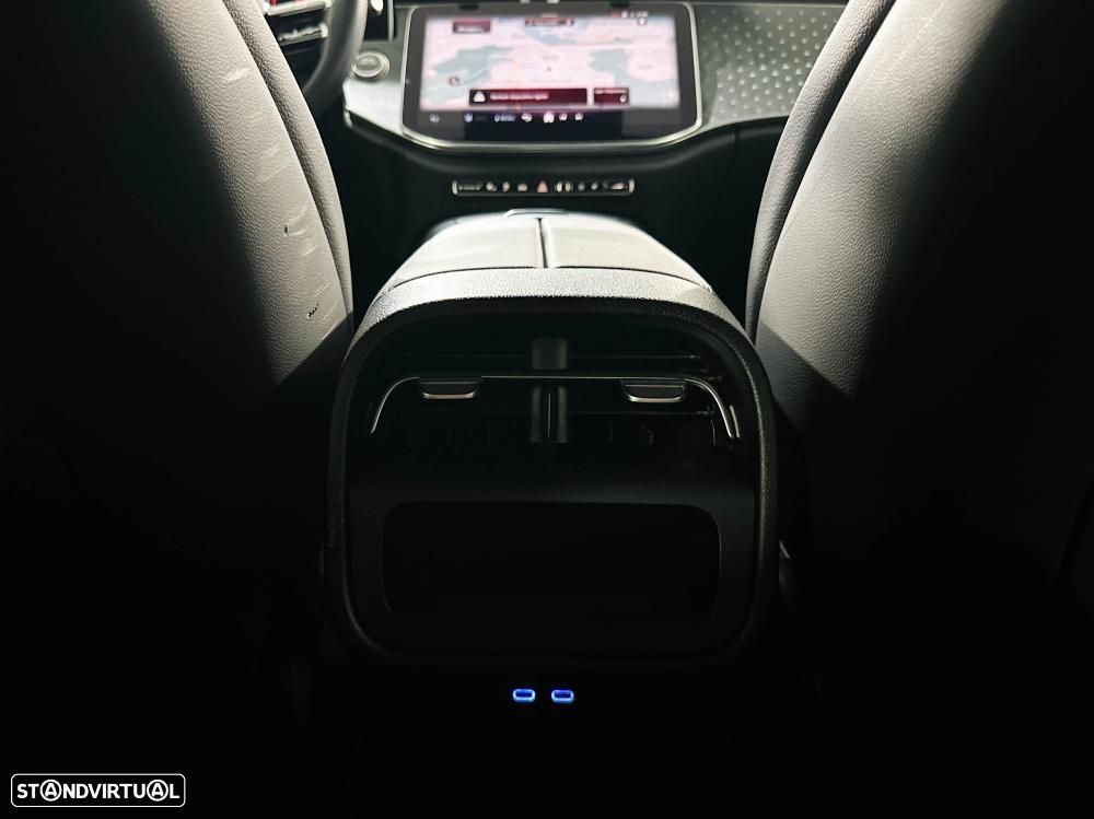 Mercedes-Benz E 300 de 4Matic 9G-TRONIC AMG Line - 26