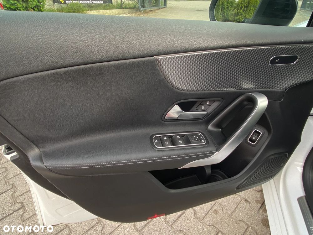 Mercedes-Benz Klasa A 250 e PHEV Progressive 8G-DCT - 21