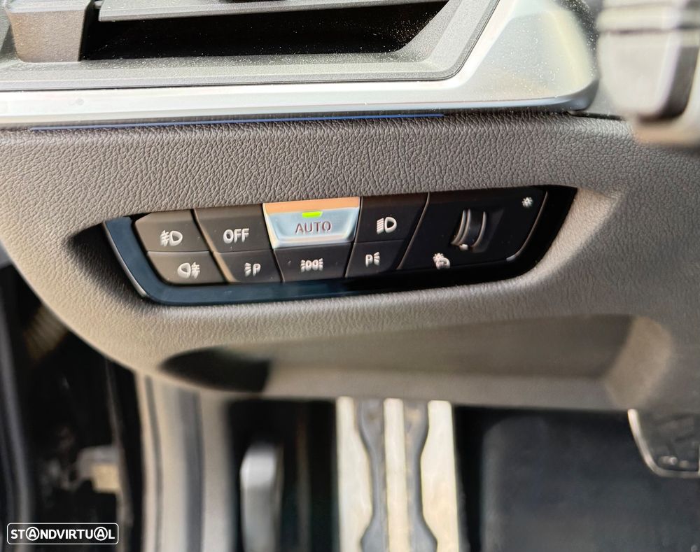 BMW 320 e Pack Desportivo M Auto - 15