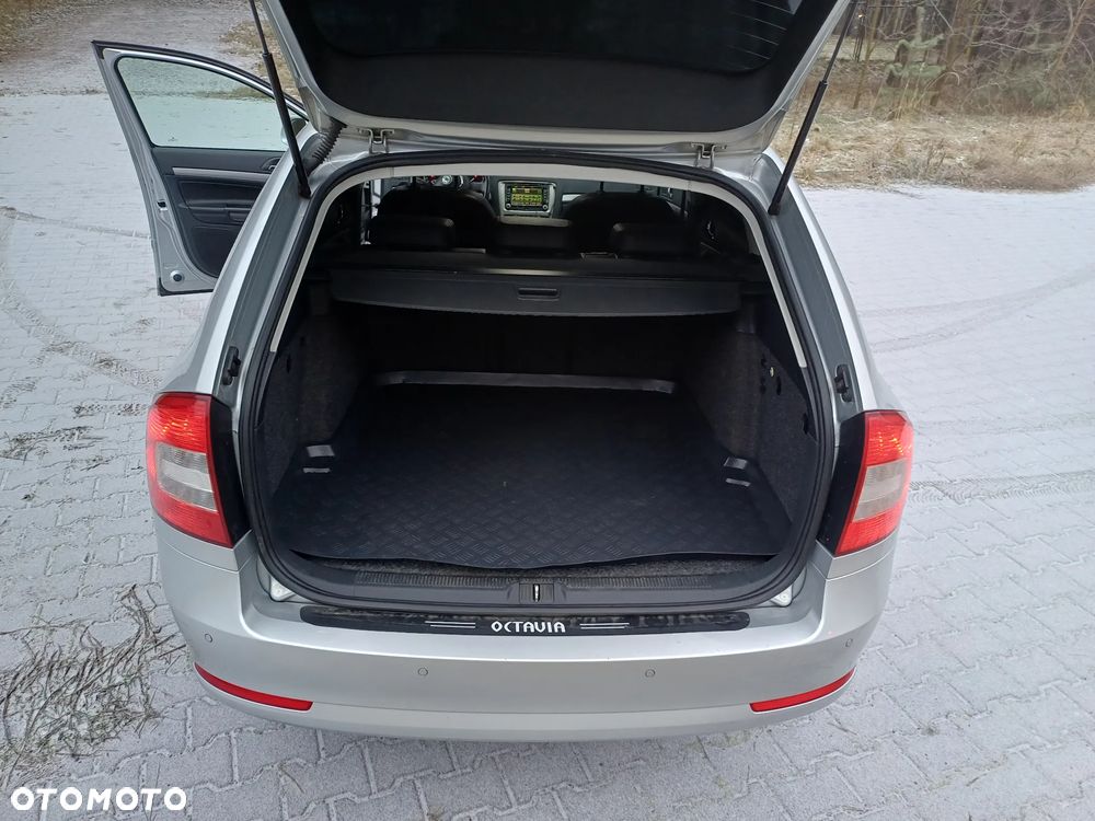 Skoda Octavia 2.0 TDI DPF Elegance - 11
