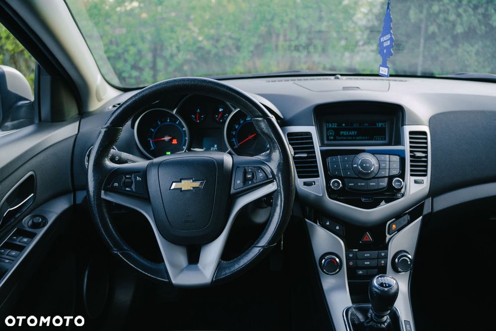 Chevrolet Cruze 1.6 LT - 4