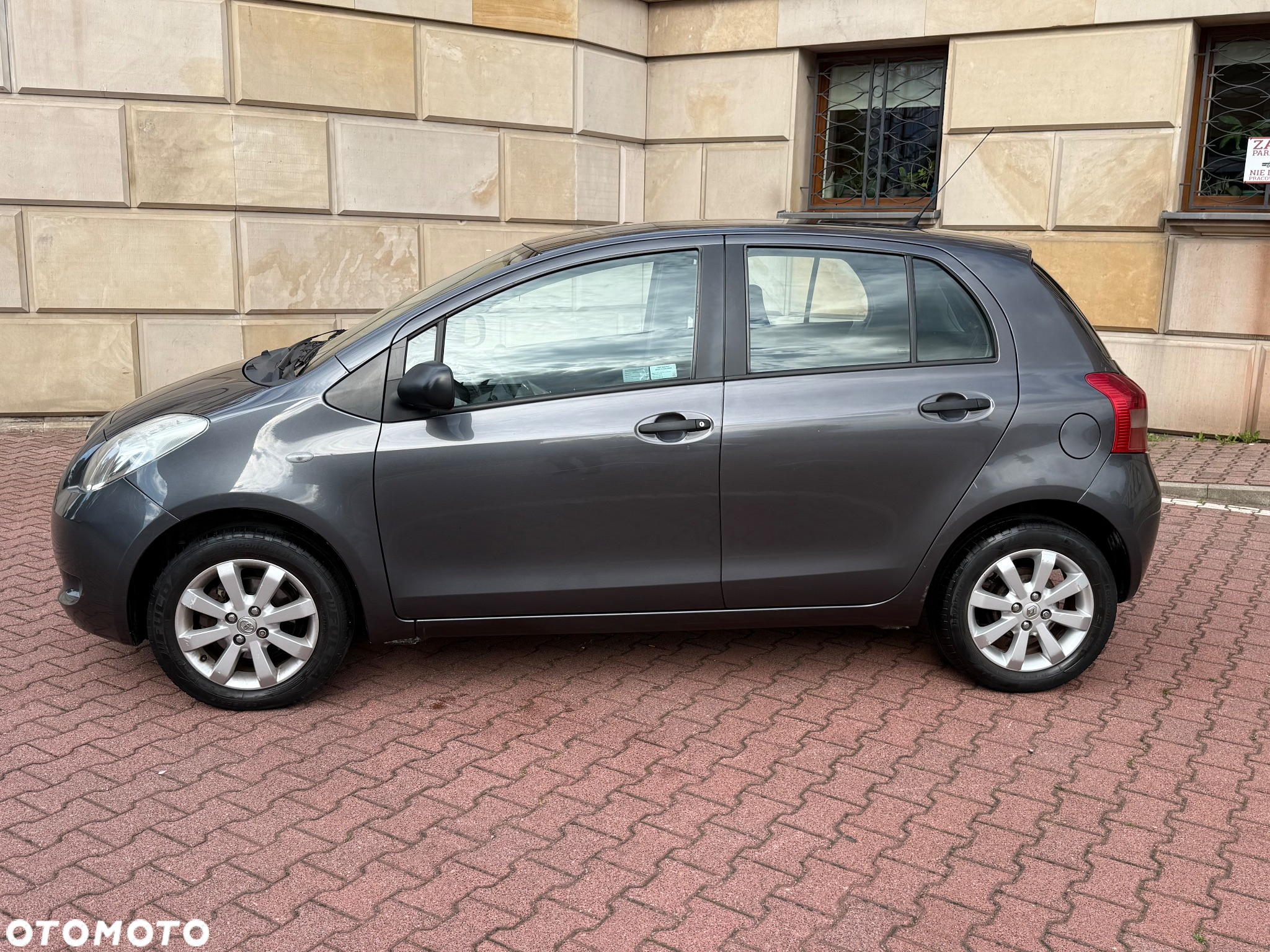 Toyota Yaris 1.3 Luna A/C - 6