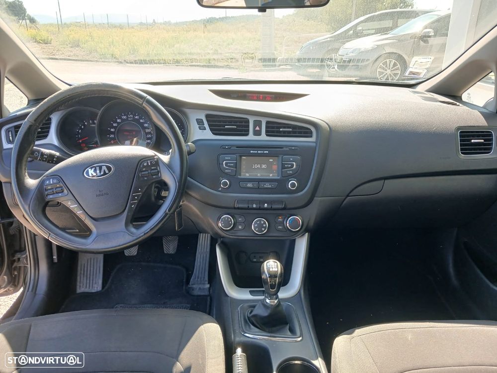 Kia Ceed SW 1.6 CRDi ECO - 11