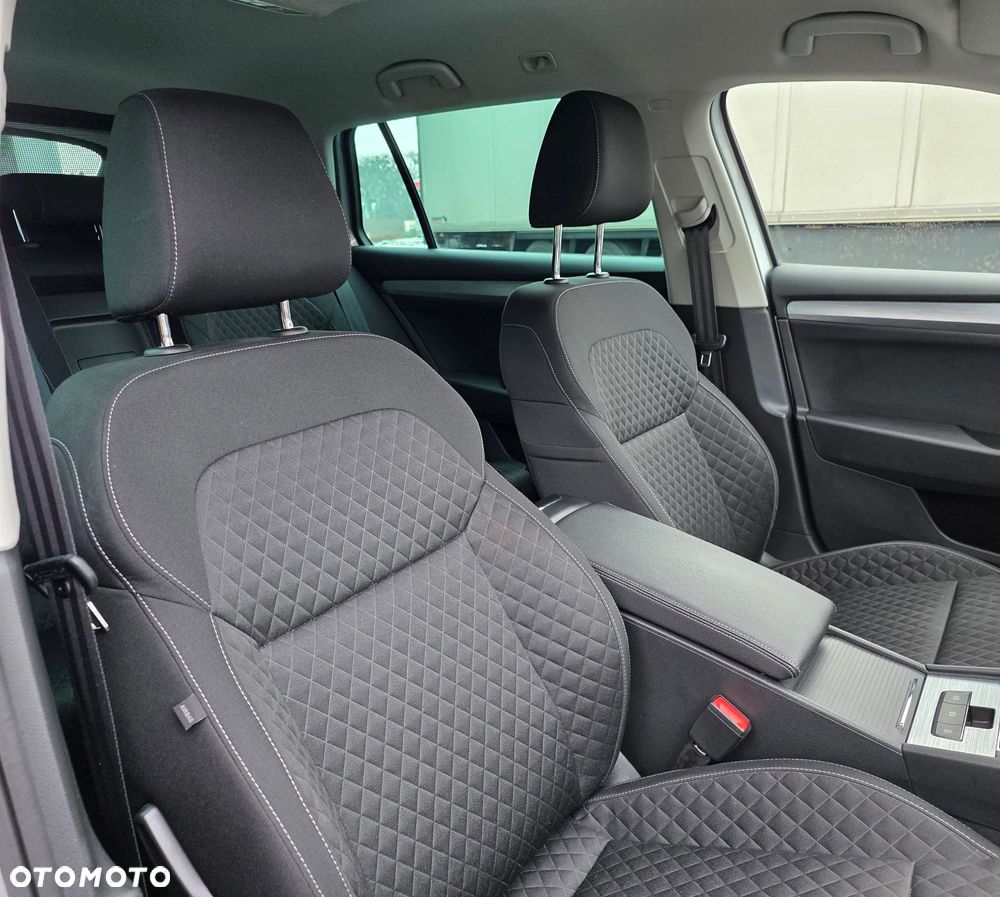 Skoda Superb 2.0 TDI DSG Sportline - 11