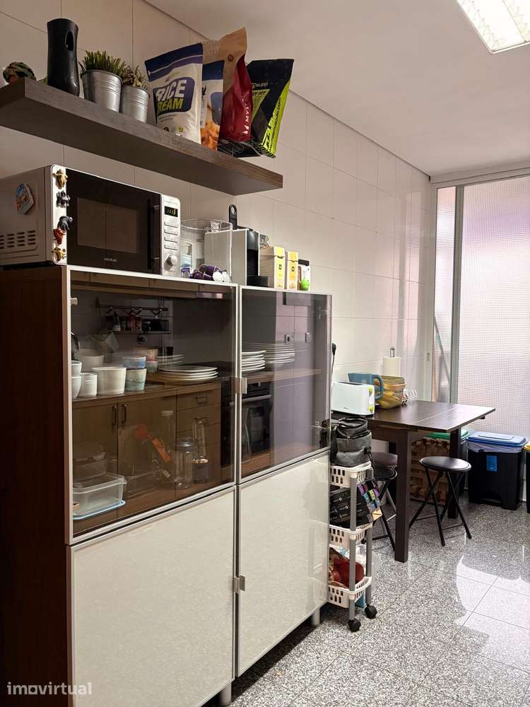 Apartamento T3 com garagem, varanda e segurança - Grande imagem: 4/21