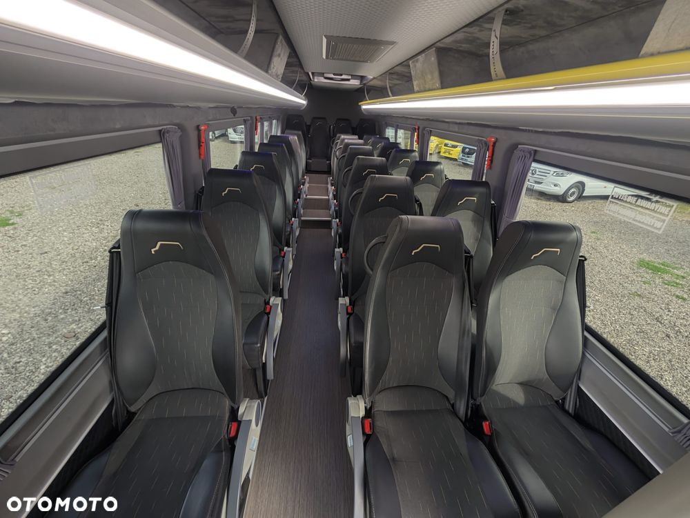 Mercedes-Benz Sprinter 517 - 18