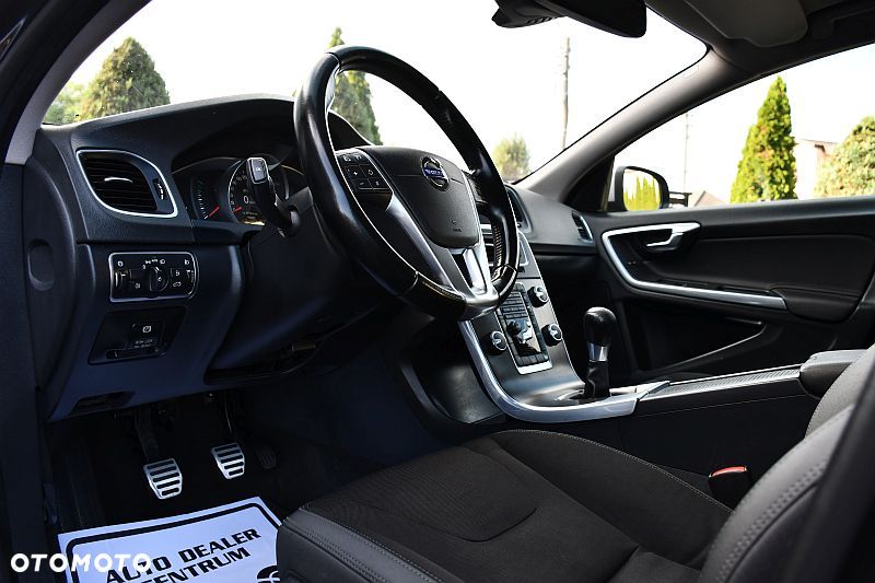 Volvo V60 D3 Momentum - 9
