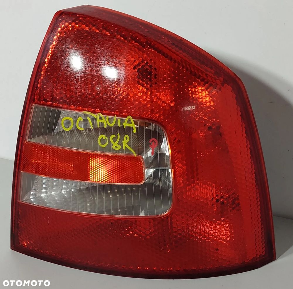 lampa prawa tylna tył SKODA OCTAVIA II 04-08 - 2