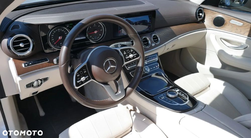 Mercedes-Benz Klasa E 300 de 9G-TRONIC Exclusive - 14