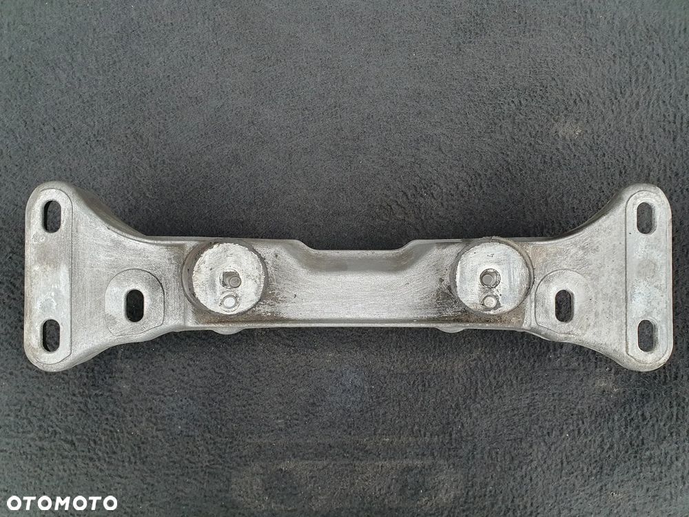 Łapa wspornik skrzyni BMW E39 2,5 TDS - 6
