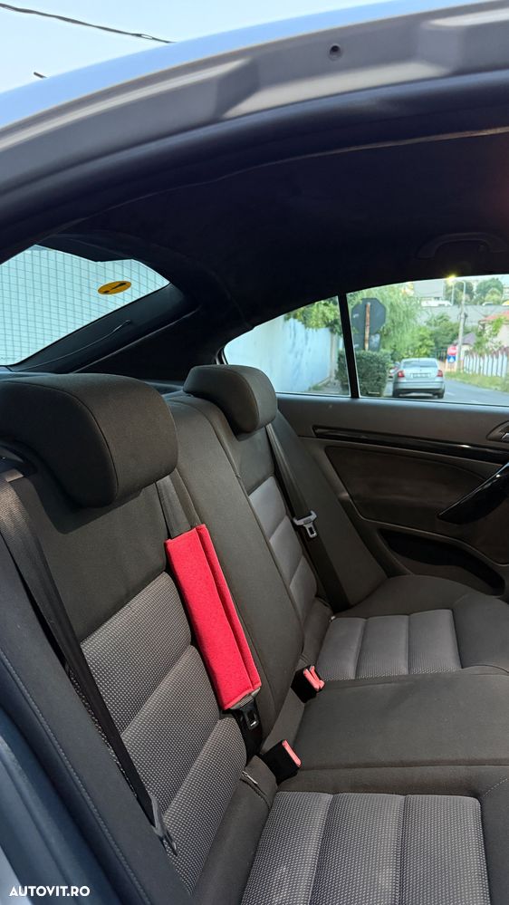 Skoda Octavia 1.6 MPI Ambiente - 21