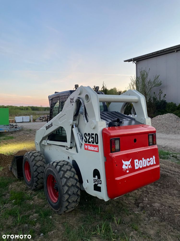 Bobcat S250 - 3