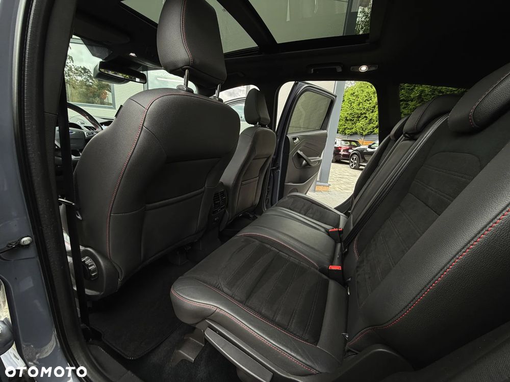 Ford Kuga 2.0 TDCi 2x4 ST-Line - 23