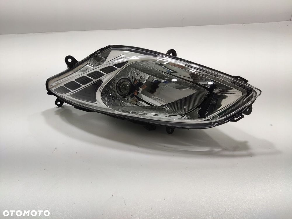 LAMPA REFLEKTOR PRAWA PRAWY PRZÓD PRZEDNIA METROPOLIS RS 400 2013-2018 - 2