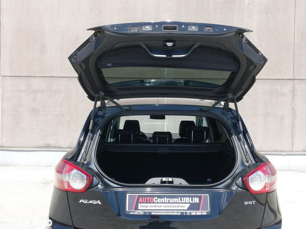 Ford Kuga 2.5 4x4 Titanium - 28
