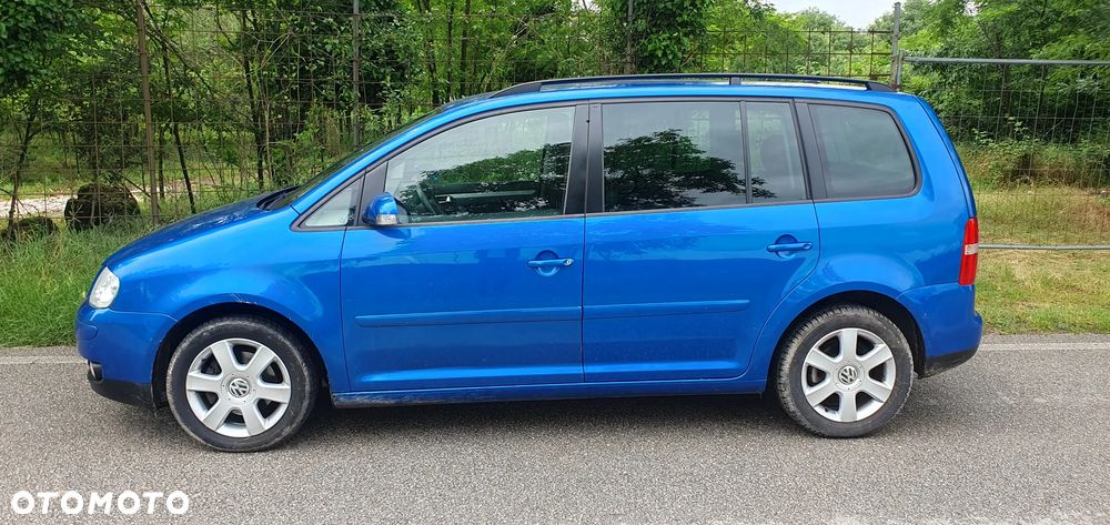 Volkswagen Touran 2.0 FSI Highline - 1