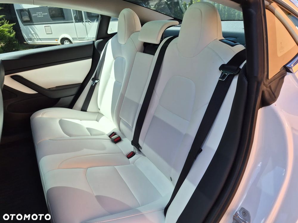 Tesla Model 3 - 17