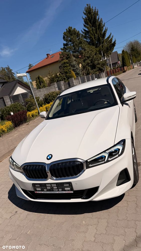 BMW Seria 3 330i xDrive - 4