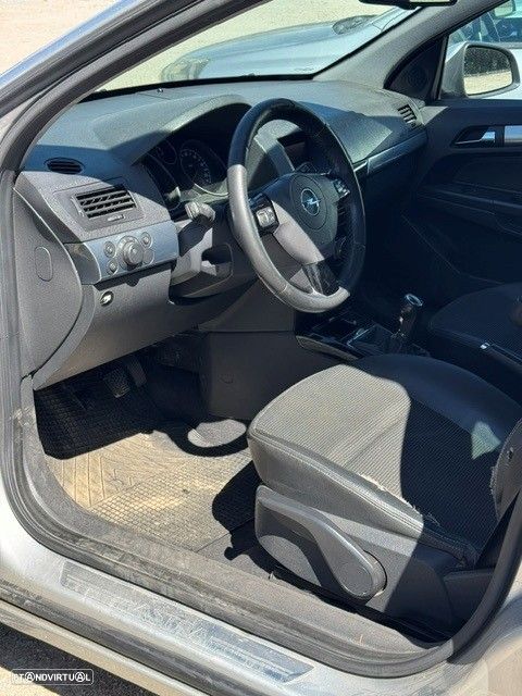 Opel Astra ver-1-7-cdti-cosmo - 2