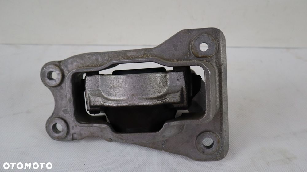 VOLVO V60 II 2.0 T6 PLUG IN HYBRID ŁAPA PODUSZKA SILNIKA