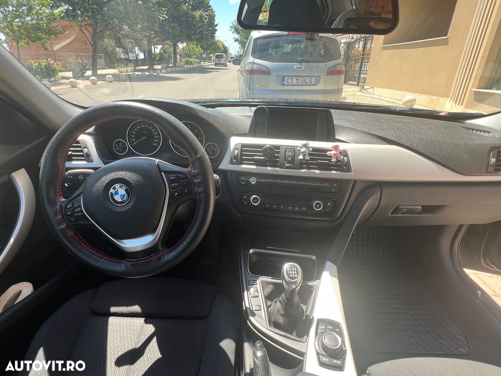 BMW Seria 3 318d - 3