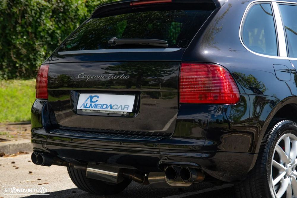Porsche Cayenne Turbo - 17
