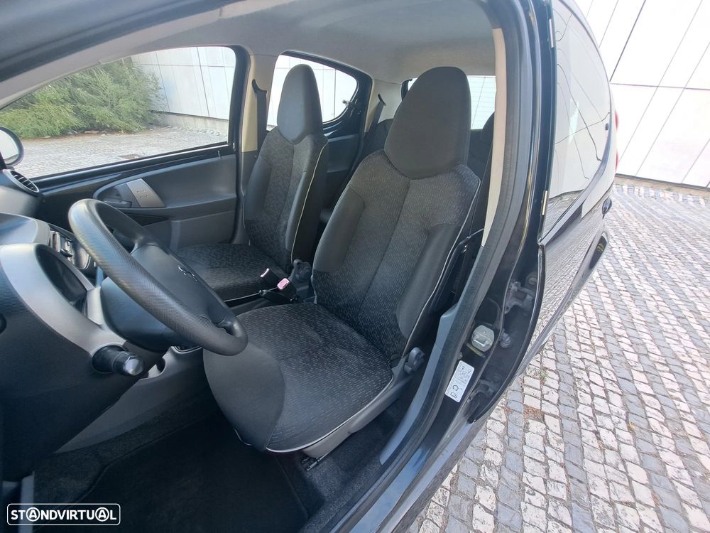 Peugeot 107 1.0 Urban - 6