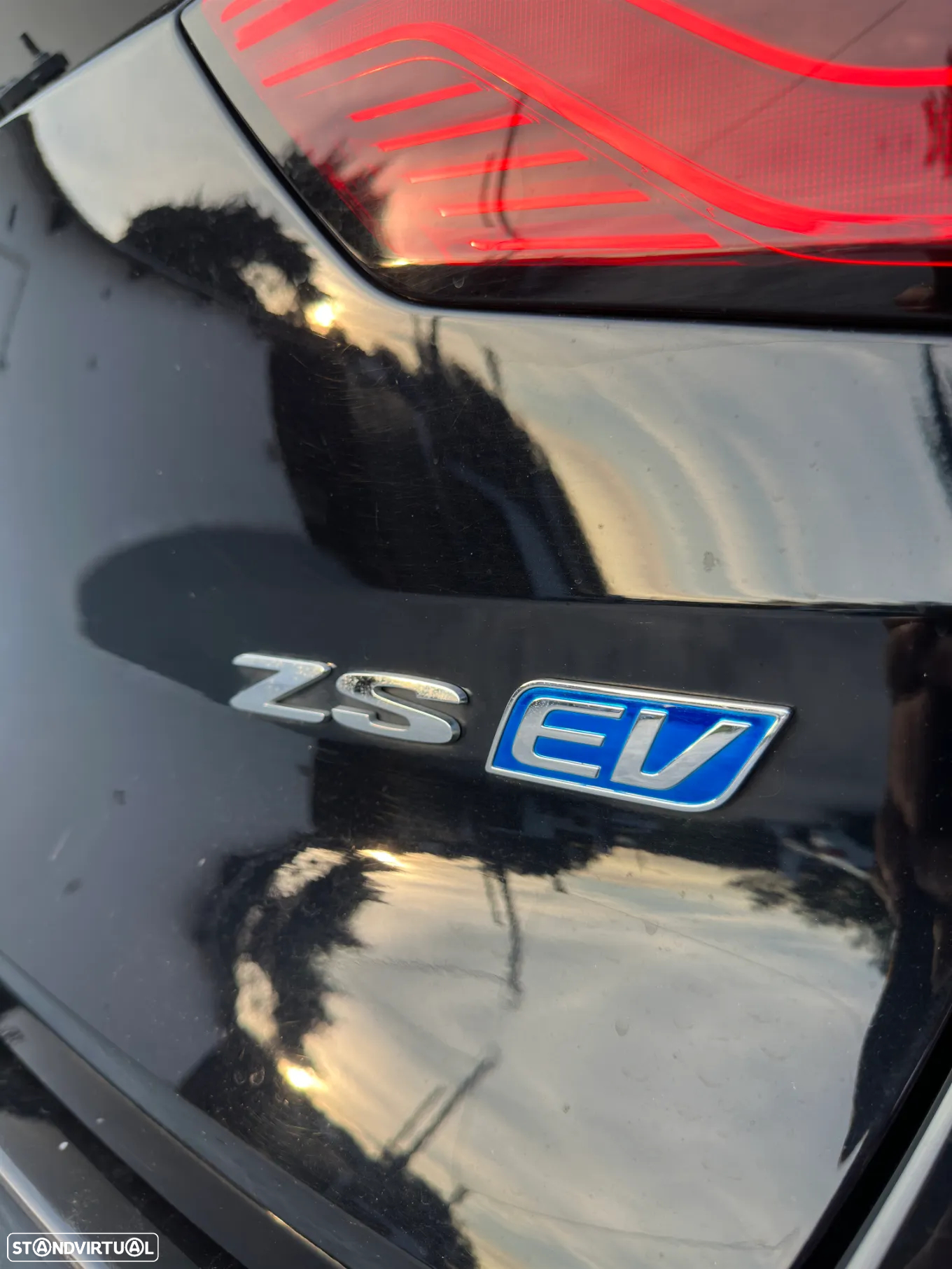 MG ZS EV 44.5 kWh Luxury - 12