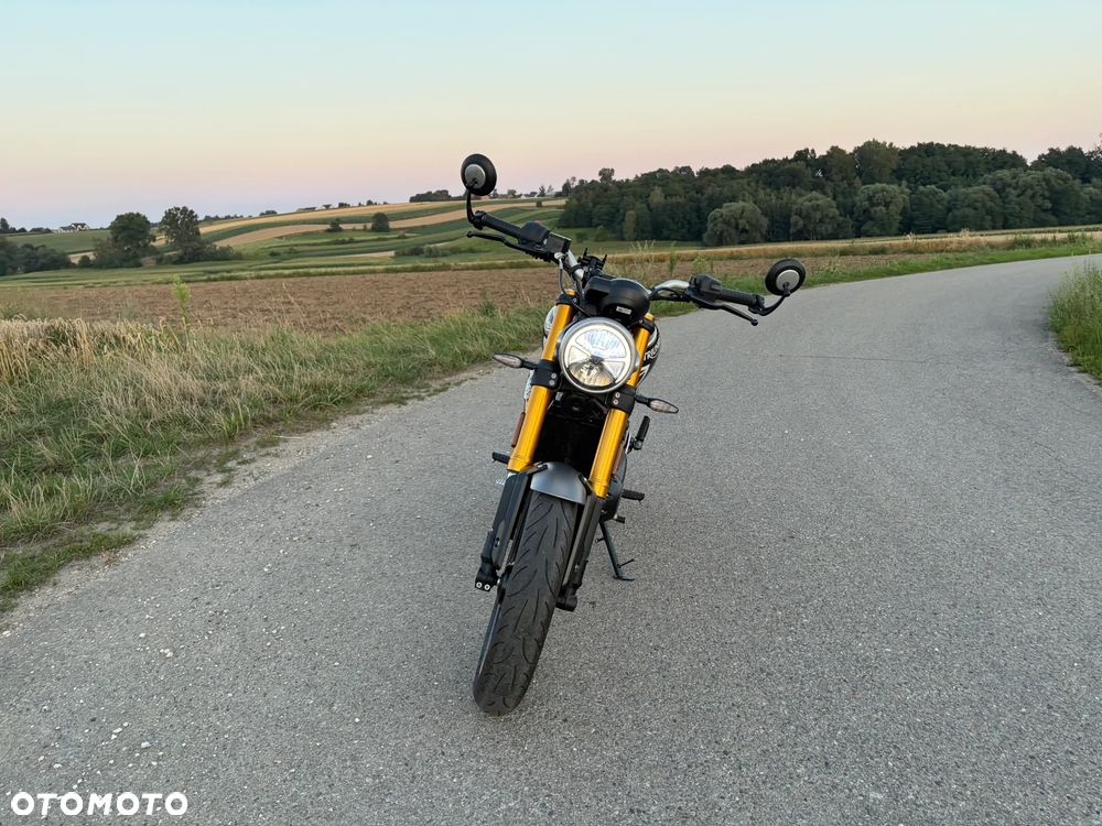 Triumph Speed Four - 10