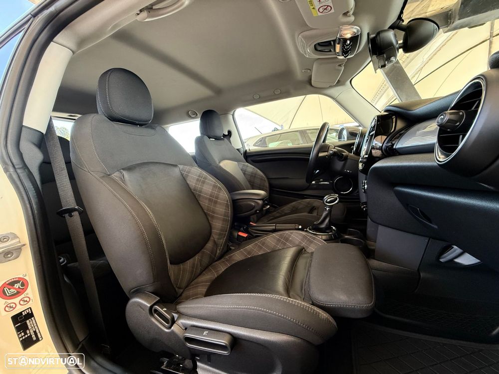 MINI 3 Portas Cooper Auto - 29