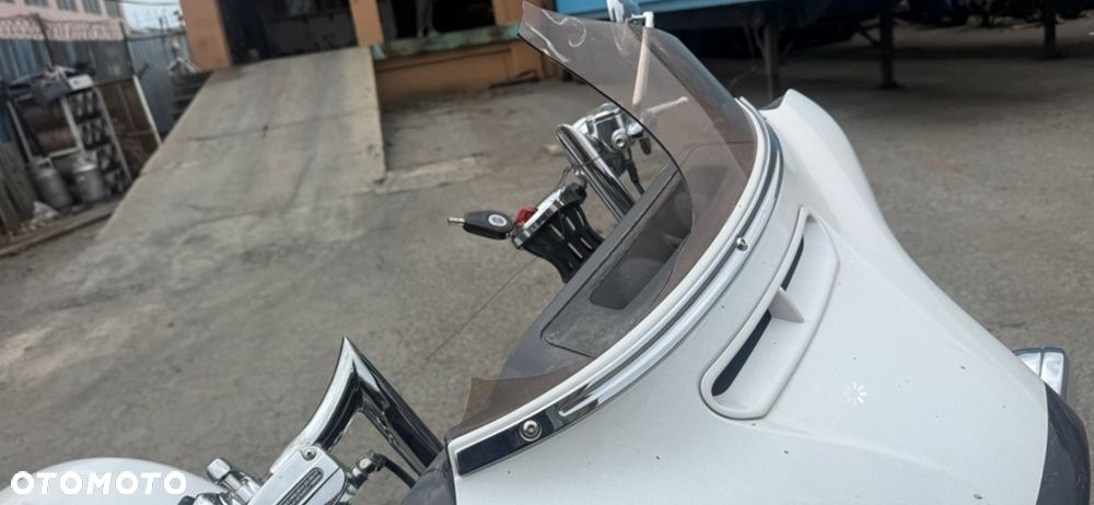Harley-Davidson Street Glide Trike - 8