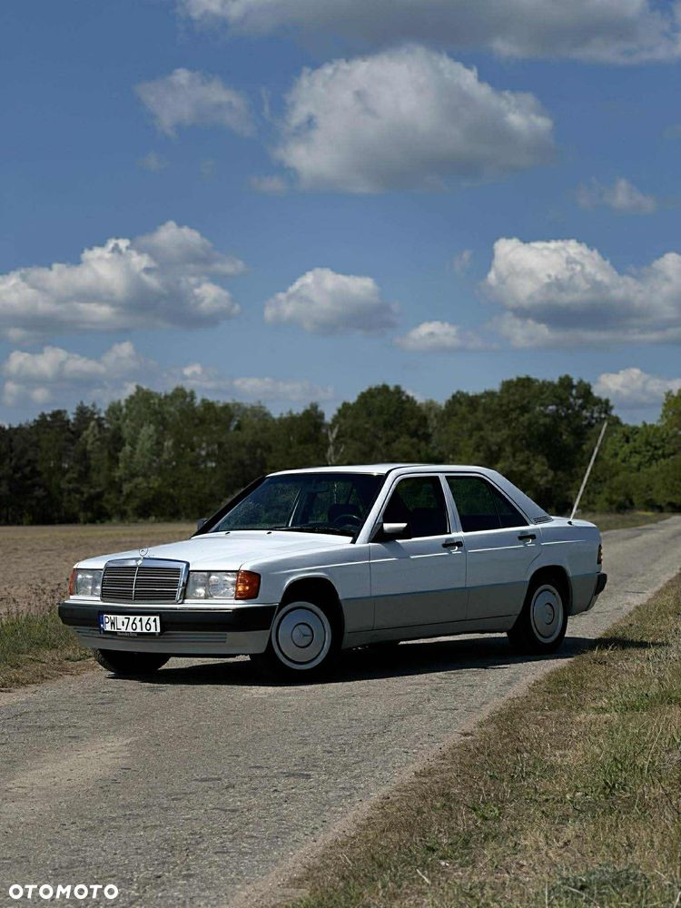 Mercedes-Benz W201 (190) - 1