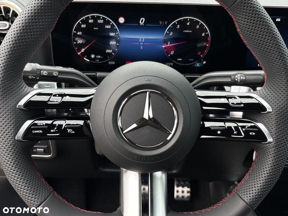 Mercedes-Benz GLA 220 mHEV 4-Matic AMG Line 8G-DCT - 16