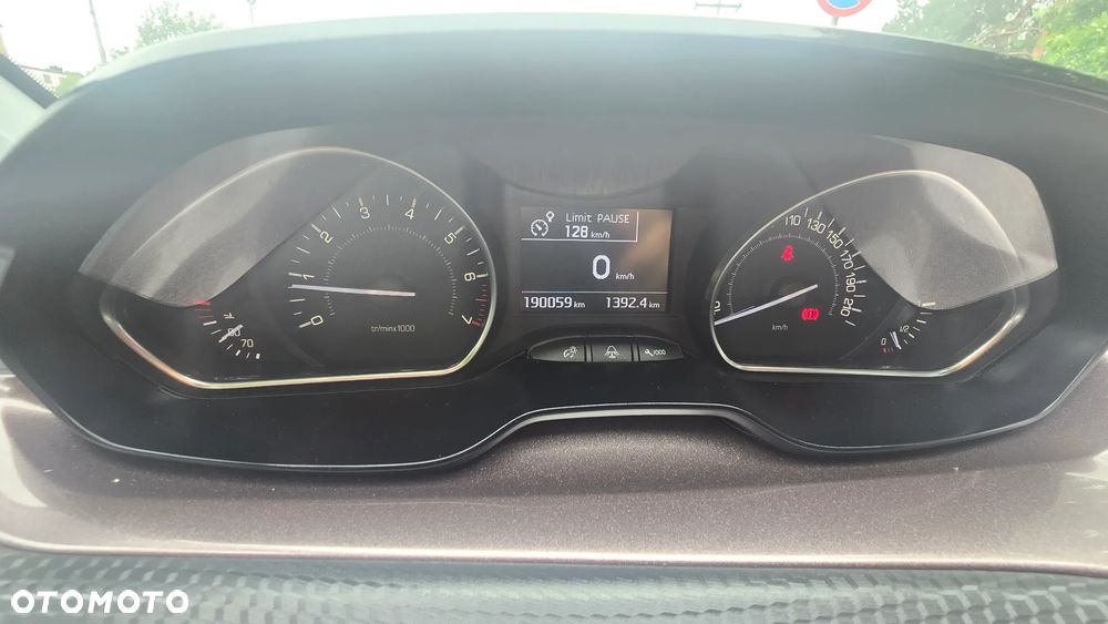 Peugeot 2008 1.6 VTi Active - 9