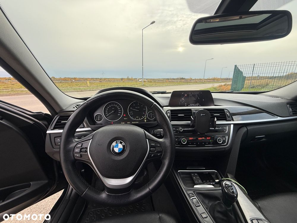 BMW Seria 3 318d Luxury Line - 17