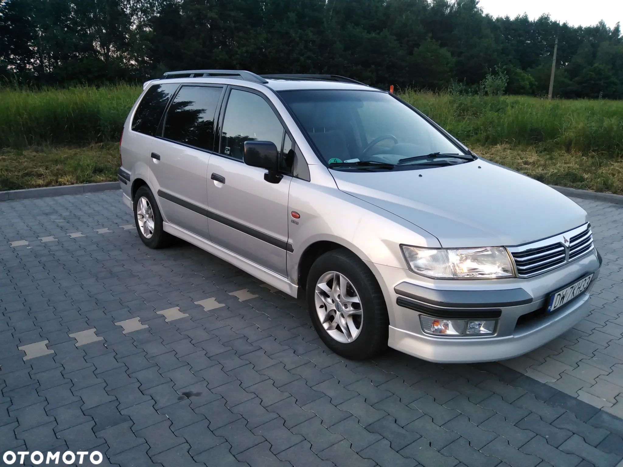 Mitsubishi Space Wagon - 1