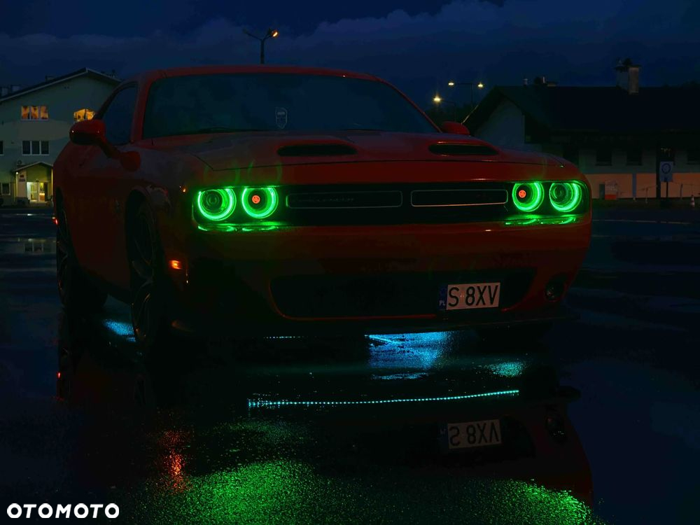 Dodge Challenger 6.4 Scat Pack - 24