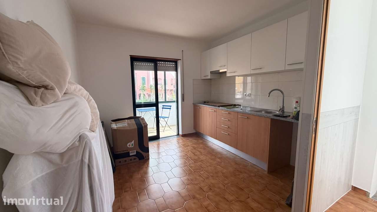 Apartamento T2 Semi-Mobilado com Vista Mar na Consolação - Grande imagem: 3/25