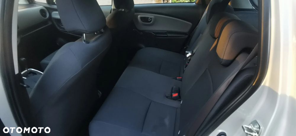 Toyota Yaris Hybrid 100 Active EU6 - 15