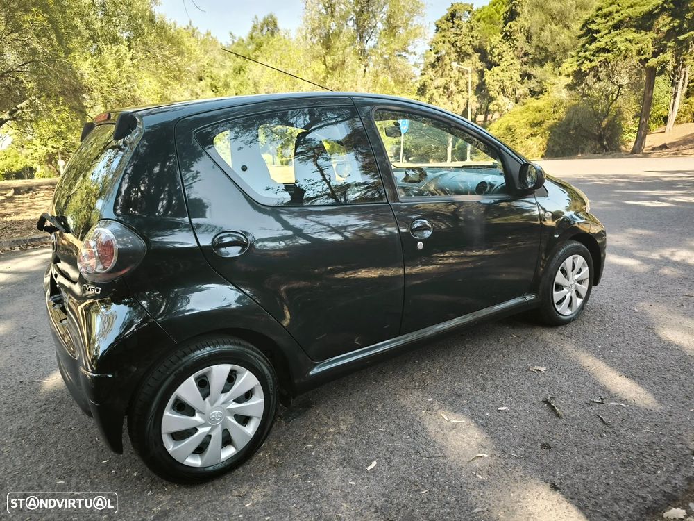 Toyota Aygo 1.0 Plus - 3