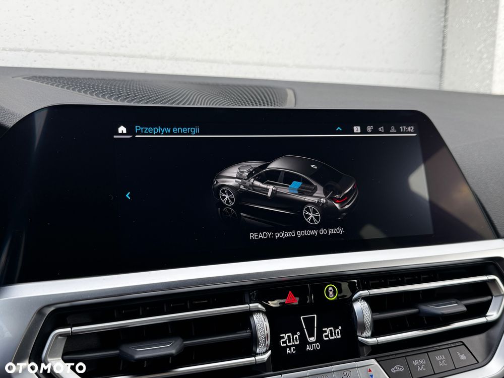 BMW Seria 3 330e xDrive M Sport sport - 26